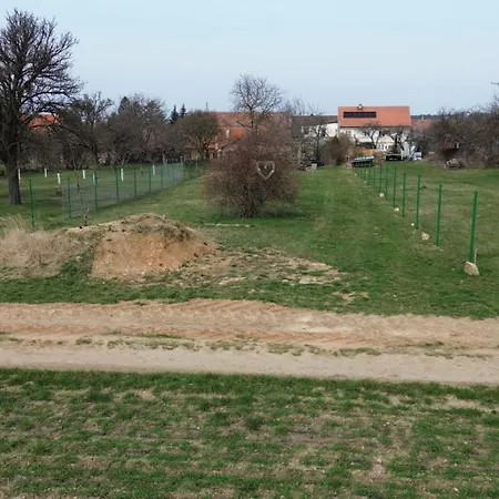 Campeggio Zahrada Na Cyklostezce - Karavanové Stání